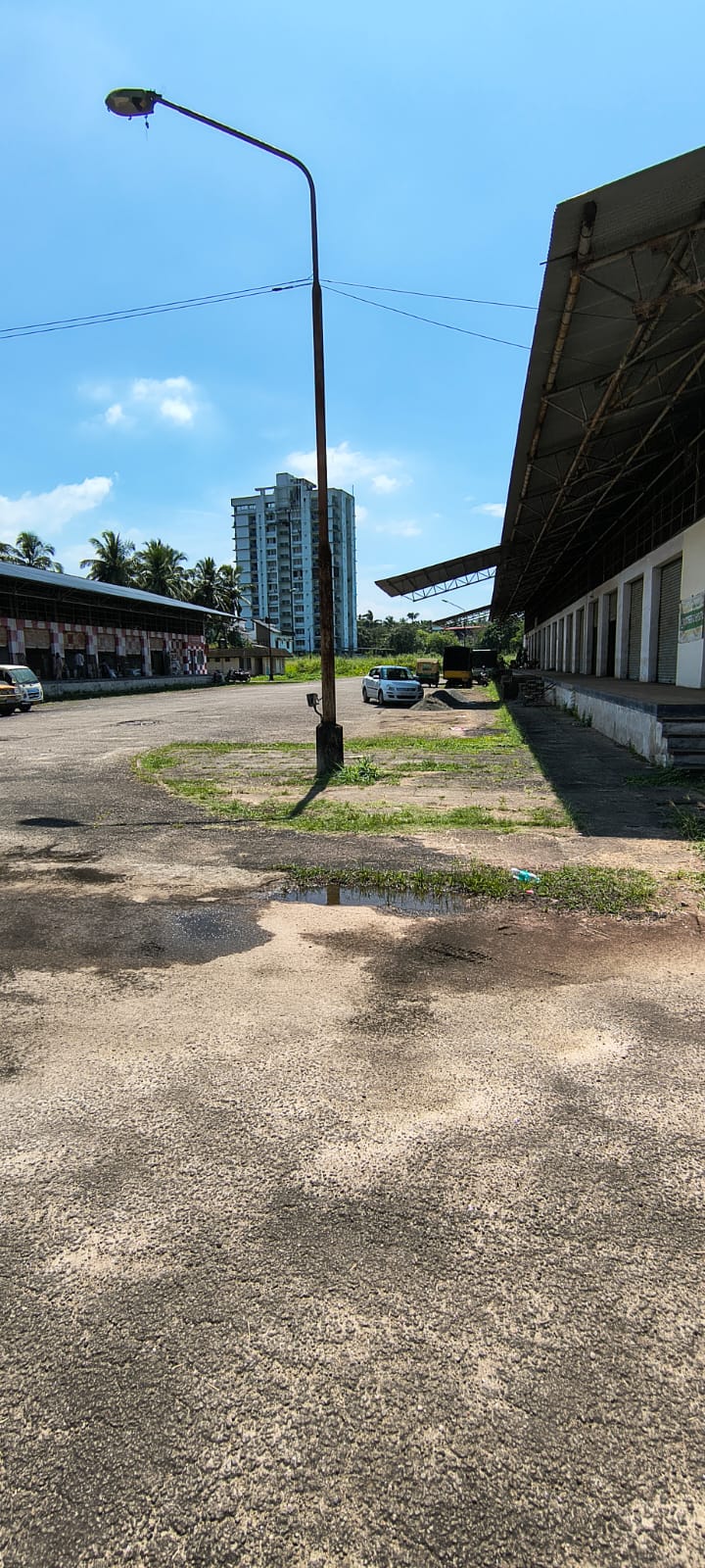 Market complex exterior