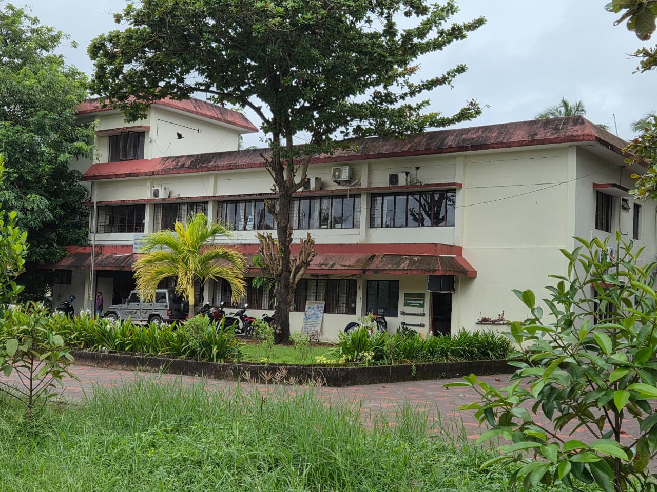 AUWM Vengeri market office and grounds
